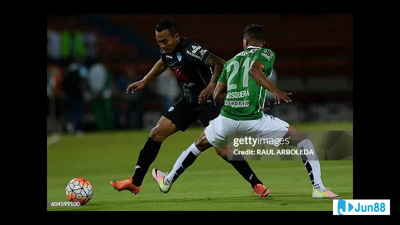 Hành động trong trận đấu giữa Bolivar và Atletico Hành động trong trận đấu giữa Bolivar và Atletico