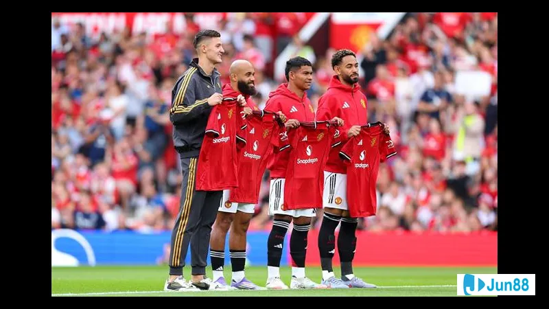 so tien mua sam cua MU he nay