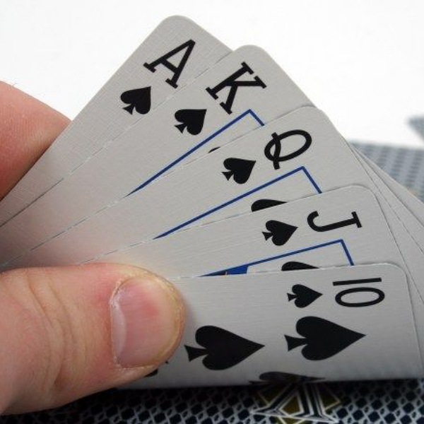 Mẹo chơi bài online toàn thắng 6 z3251696645266 600844885361bd3b745e56d7e852d648